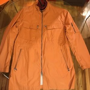 Vintage Tommy Hilfiger rain jacket with lining.